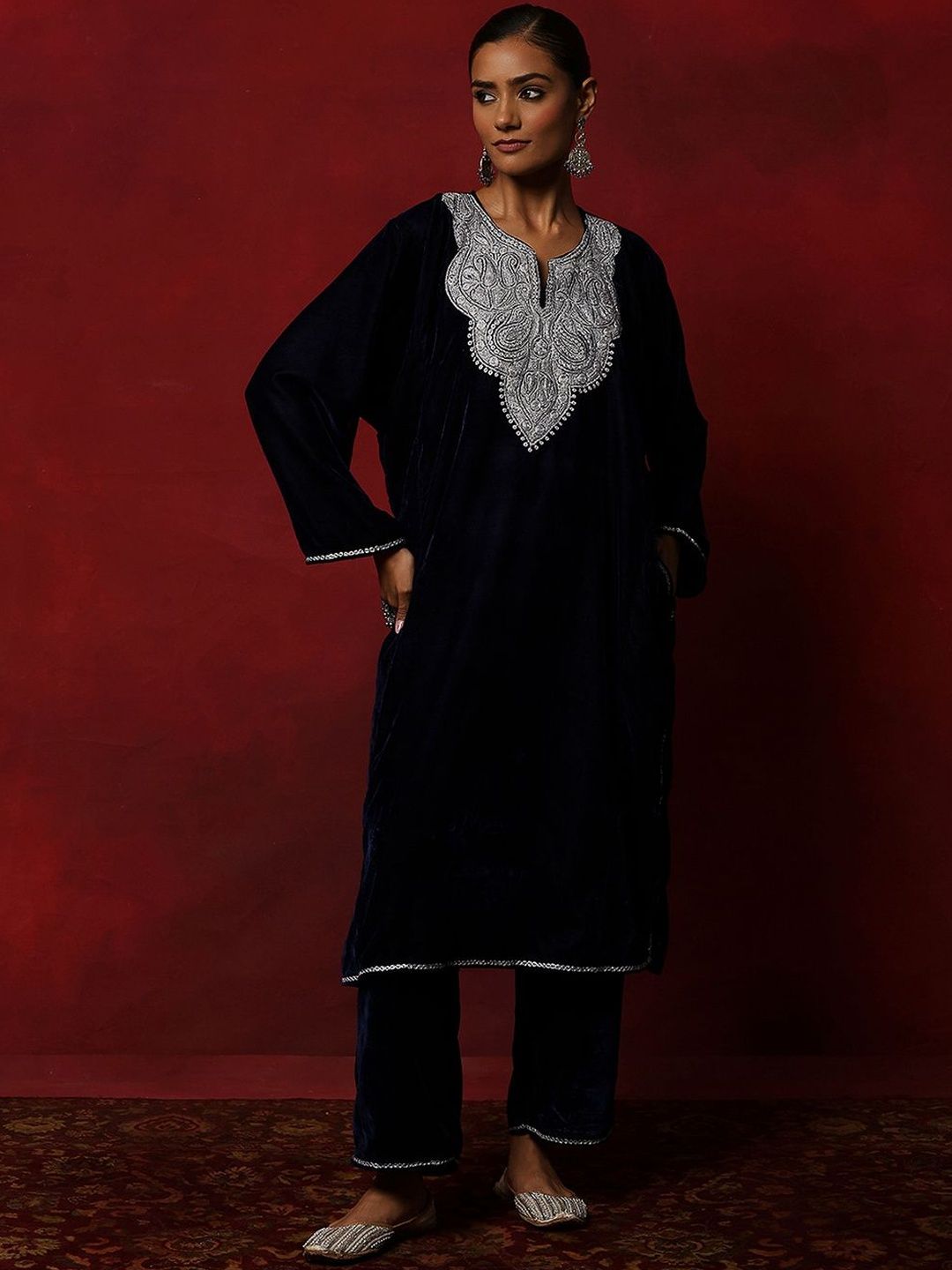 House of Chikankari Women Navy Blue Velvet Tilla Embroidered Kurta Set