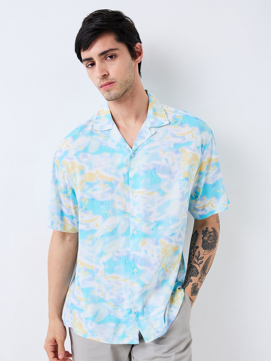 SPYKAR Men Relaxed Fit Cuban Collar Abstract Printed Cotton Casual Shirt