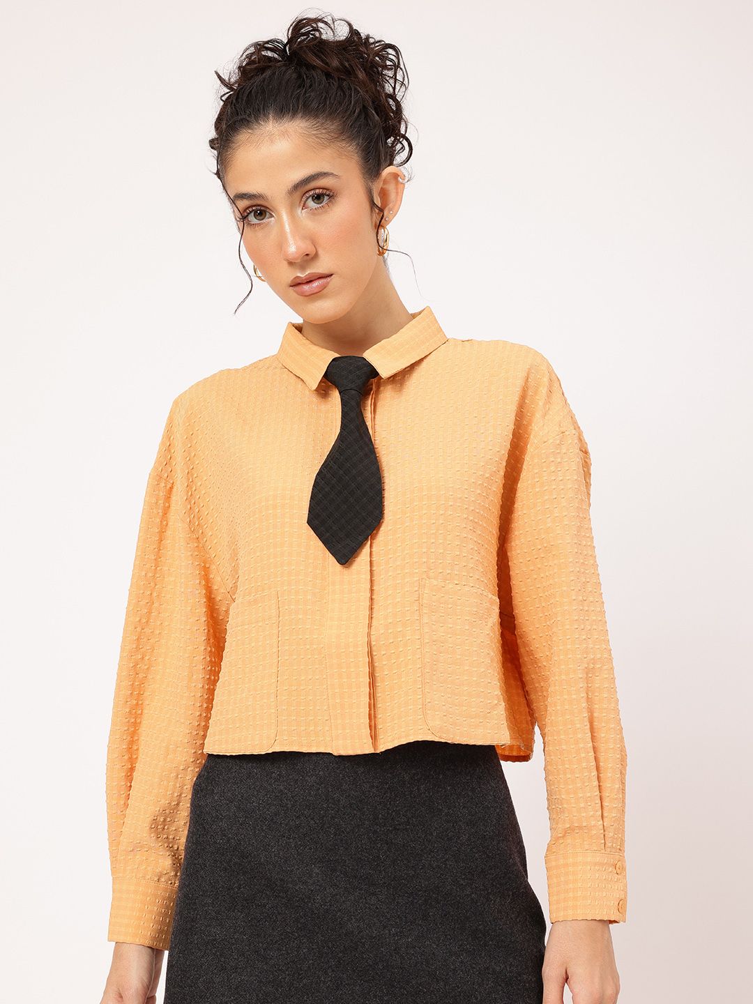DressBerry Striking Silhouette Seersucker Shirt with Tie