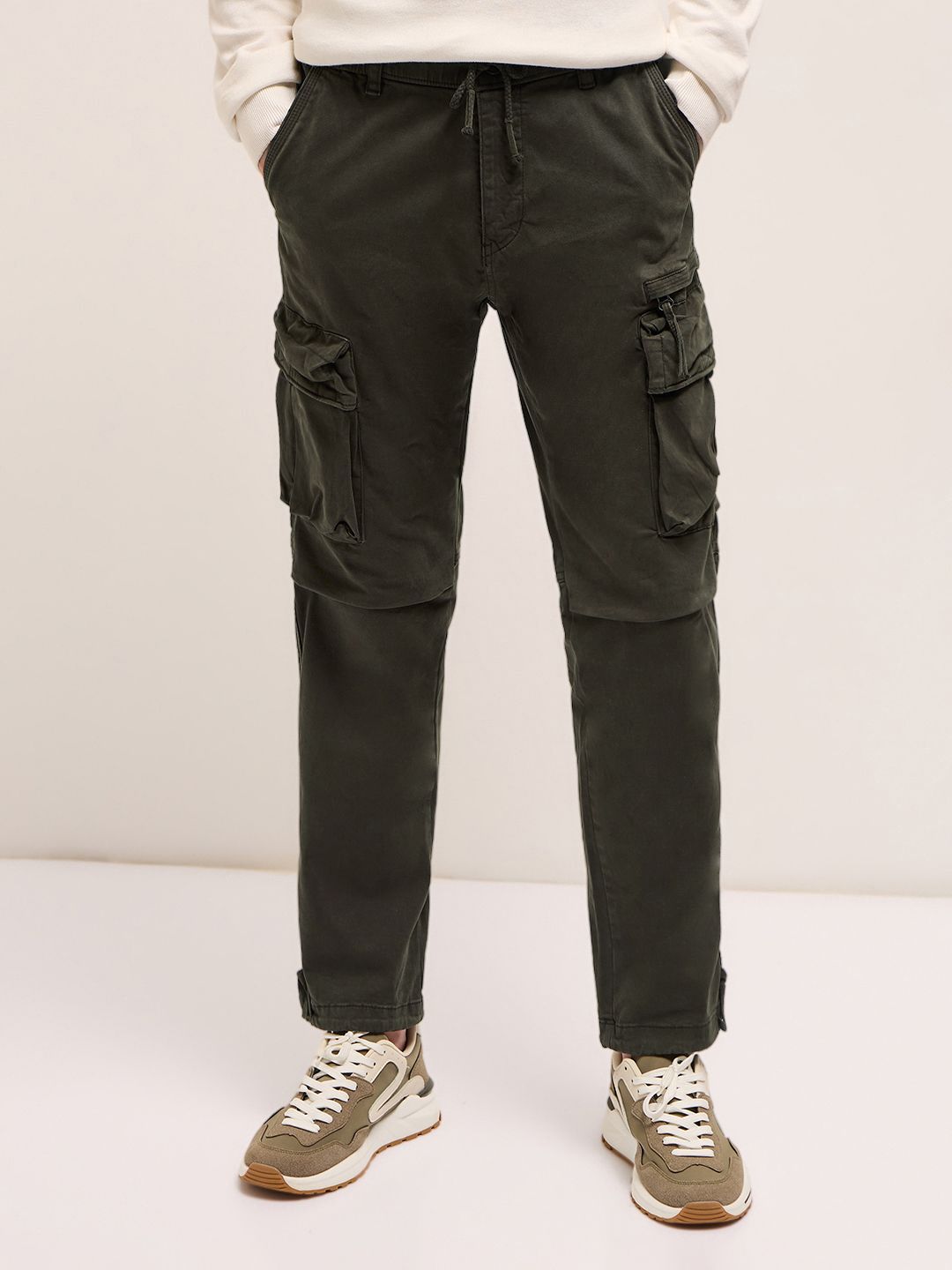 THE BEAR HOUSE Men Mid-Rise Cargos Trousers