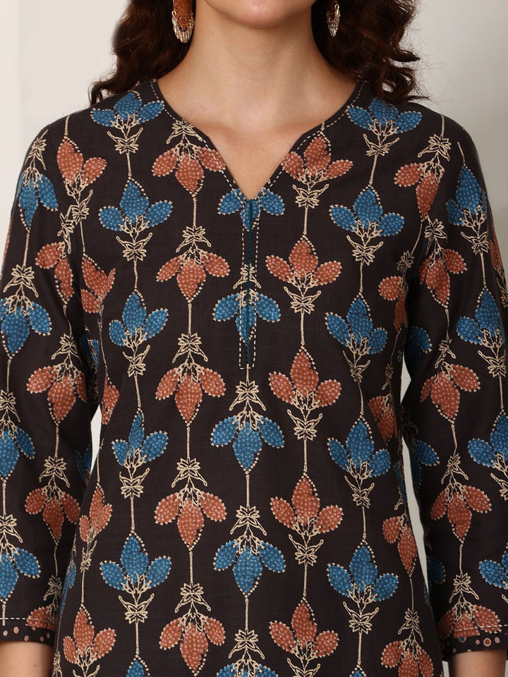 W Women Floral Printed Regular Pure Cotton Kurta with Trousers