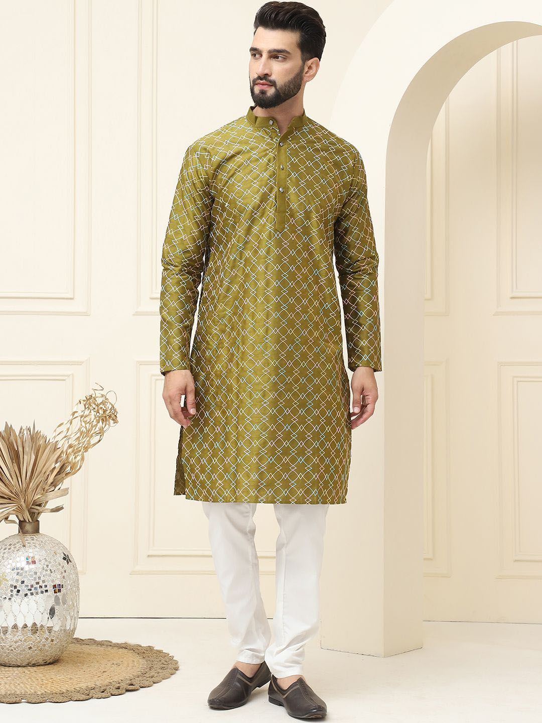 SOJANYA Geometric Embroidered Regular Cotton Silk Kurta With Pyjama