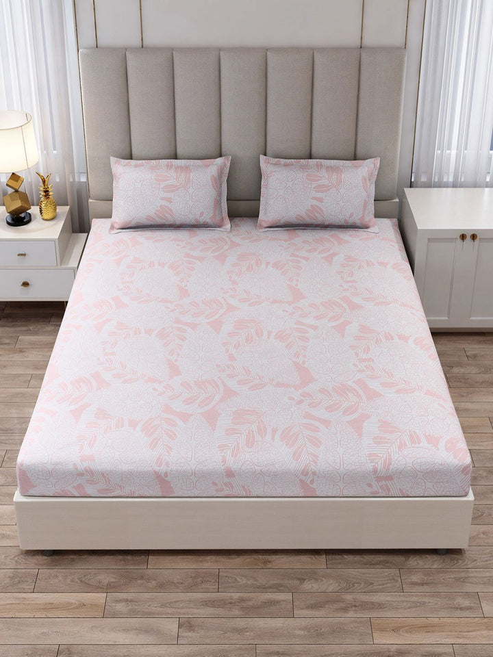 Monte Carlo Peach-Coloured & White Floral Printed 130 TC King Bedsheet Set 2.75 m x 2.75 m