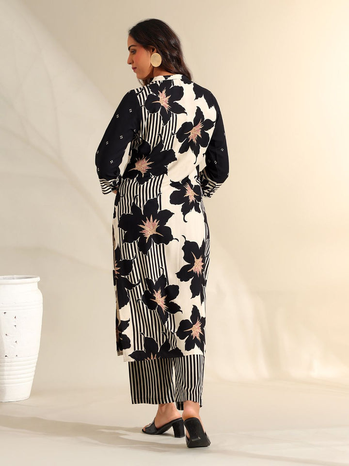 Mamicha Women Floral Printed Regular Beads and Stones Pure Cotton Kurta with Palazzos