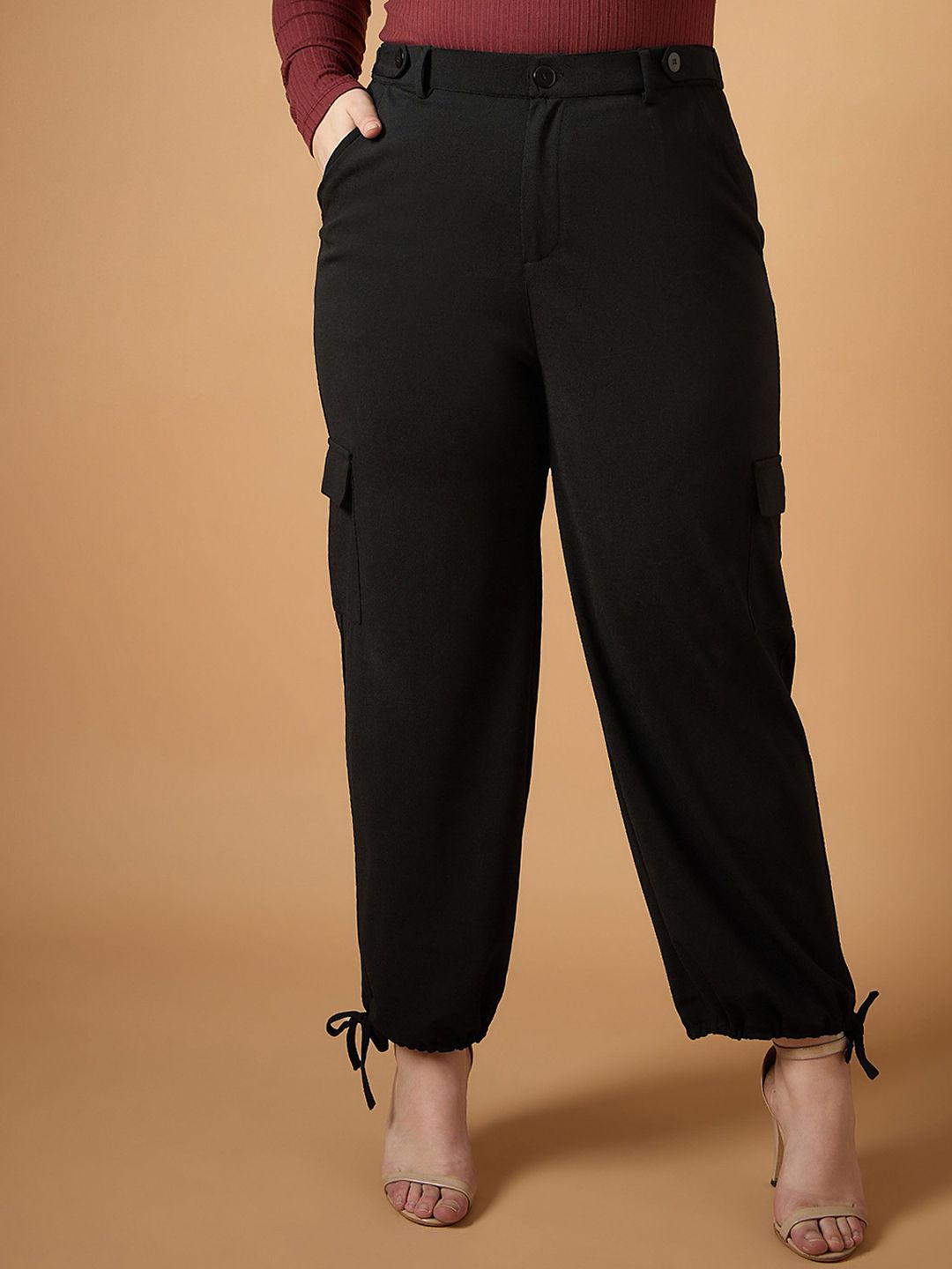 SASSAFRAS Curve Women Straight Fit High-Rise Cargos Trousers