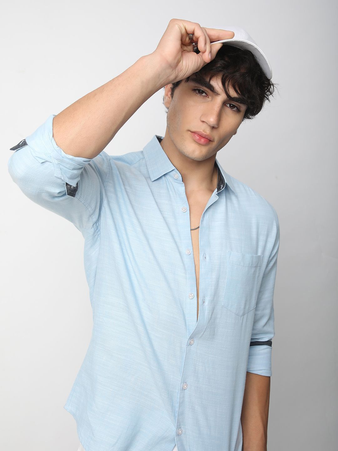 VASTRADO Men Classic Cutaway Collar Textured Cotton Slim Fit Casual Shirt
