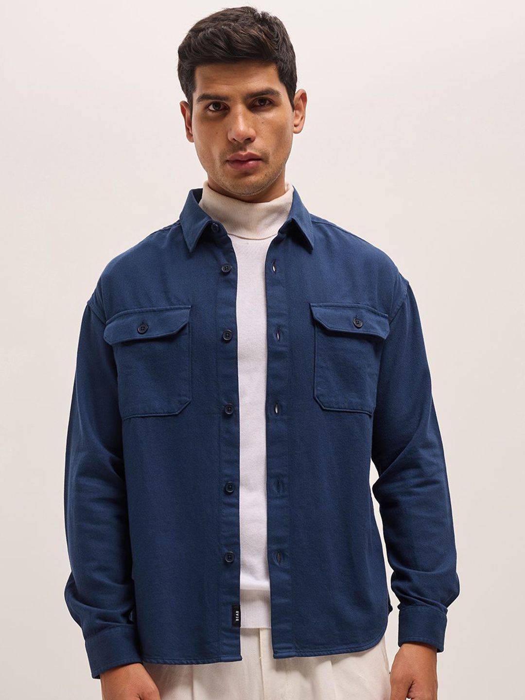 THE BEAR HOUSE Spread Collar Solid Pure Cotton Relaxed Fit Casual Shirt