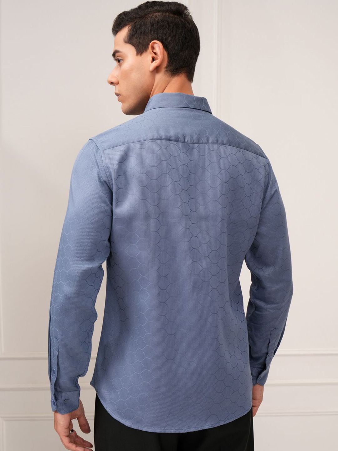 HIGHLANDER Men Dobby Textured Solid Occasion Shirt