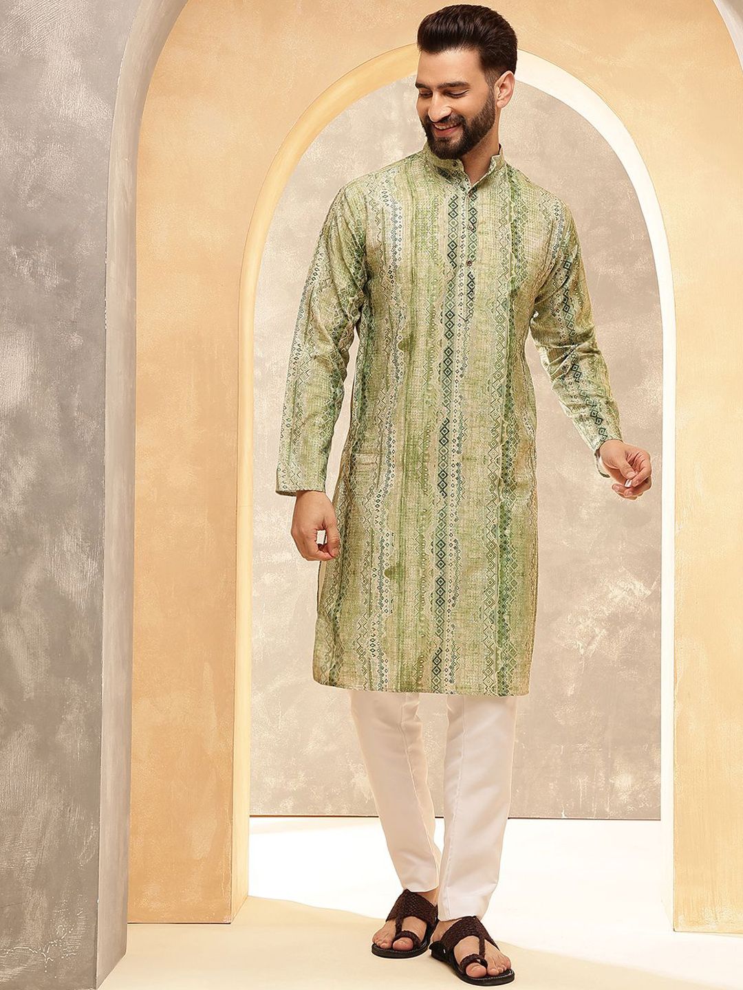SOJANYA Ethnic Motifs Printed Mandarin Collar Sequinned Cotton Silk Kurta With Pyjamas