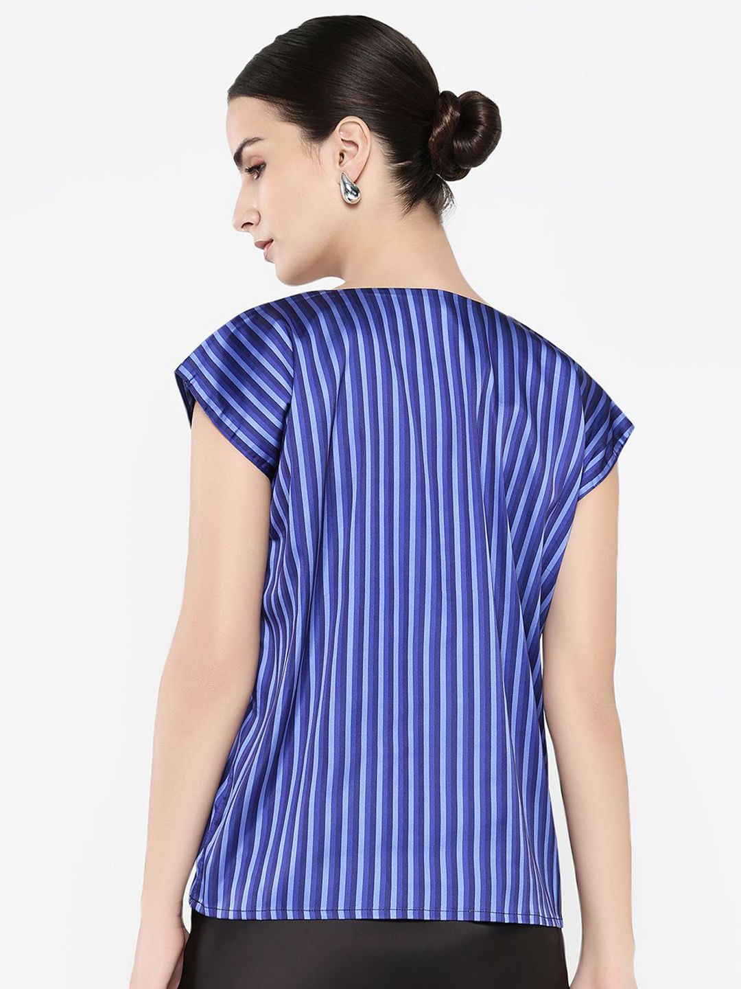 Rareism Women Vertical Striped V-Neck Top