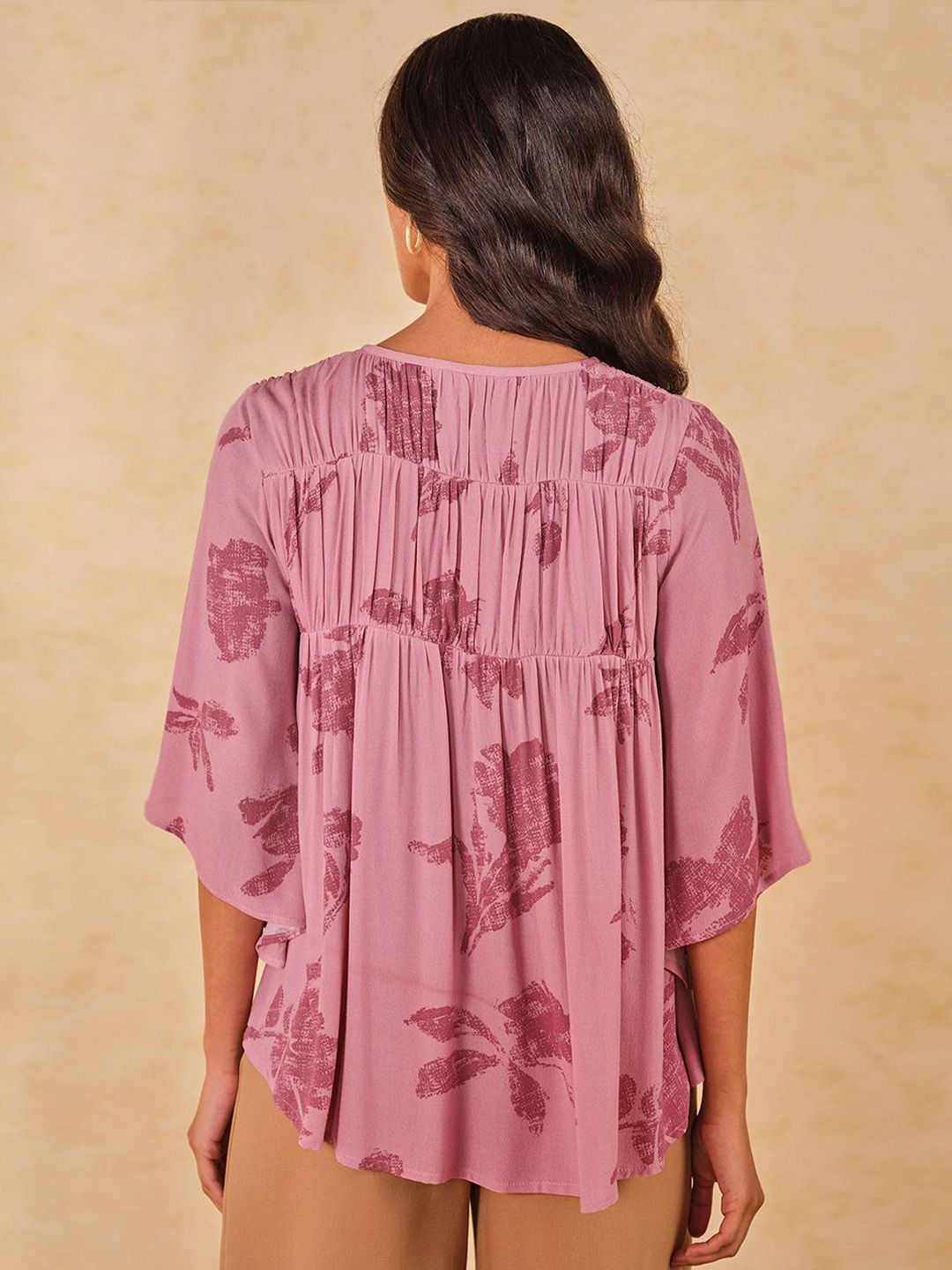 AND Print Tie-Up Neck Kimono Sleeve Top