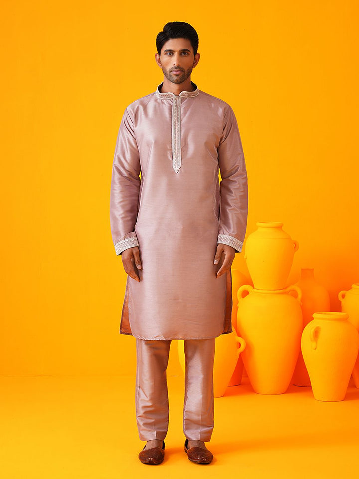 SOJANYA LUXE Motif Etnik Bersulam Kolar Mandarin Kurta Lurus & Seluar & Jaket