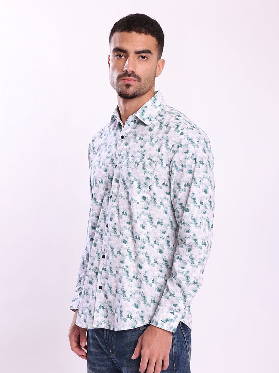 Bene Kleed Floral Printed Spread Collar Cotton Regular Fit Casual Shirt