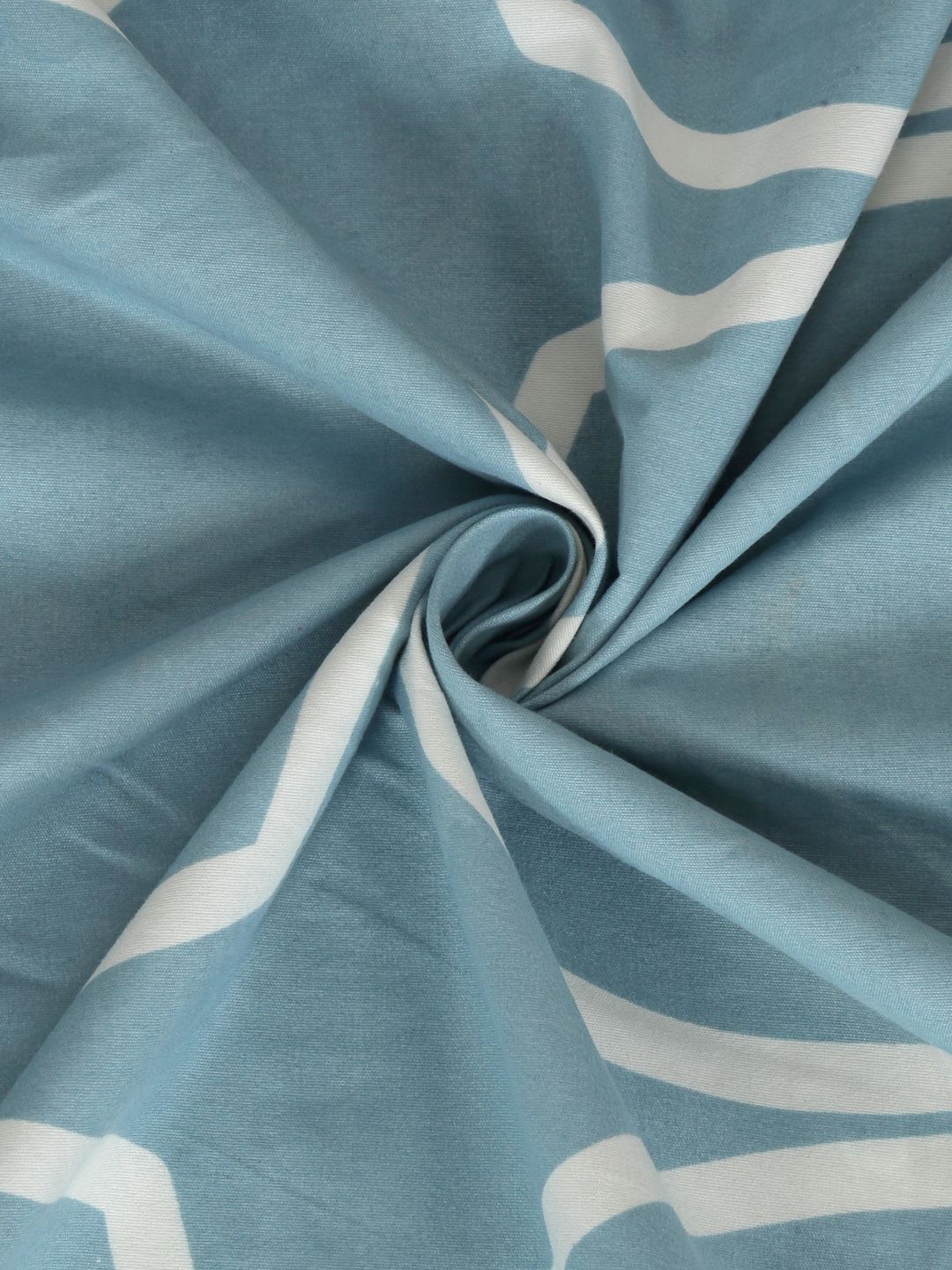 Myntra Elegant Homes Blue & White Geometric 300 TC King Bedsheet with 2 Pillow Covers