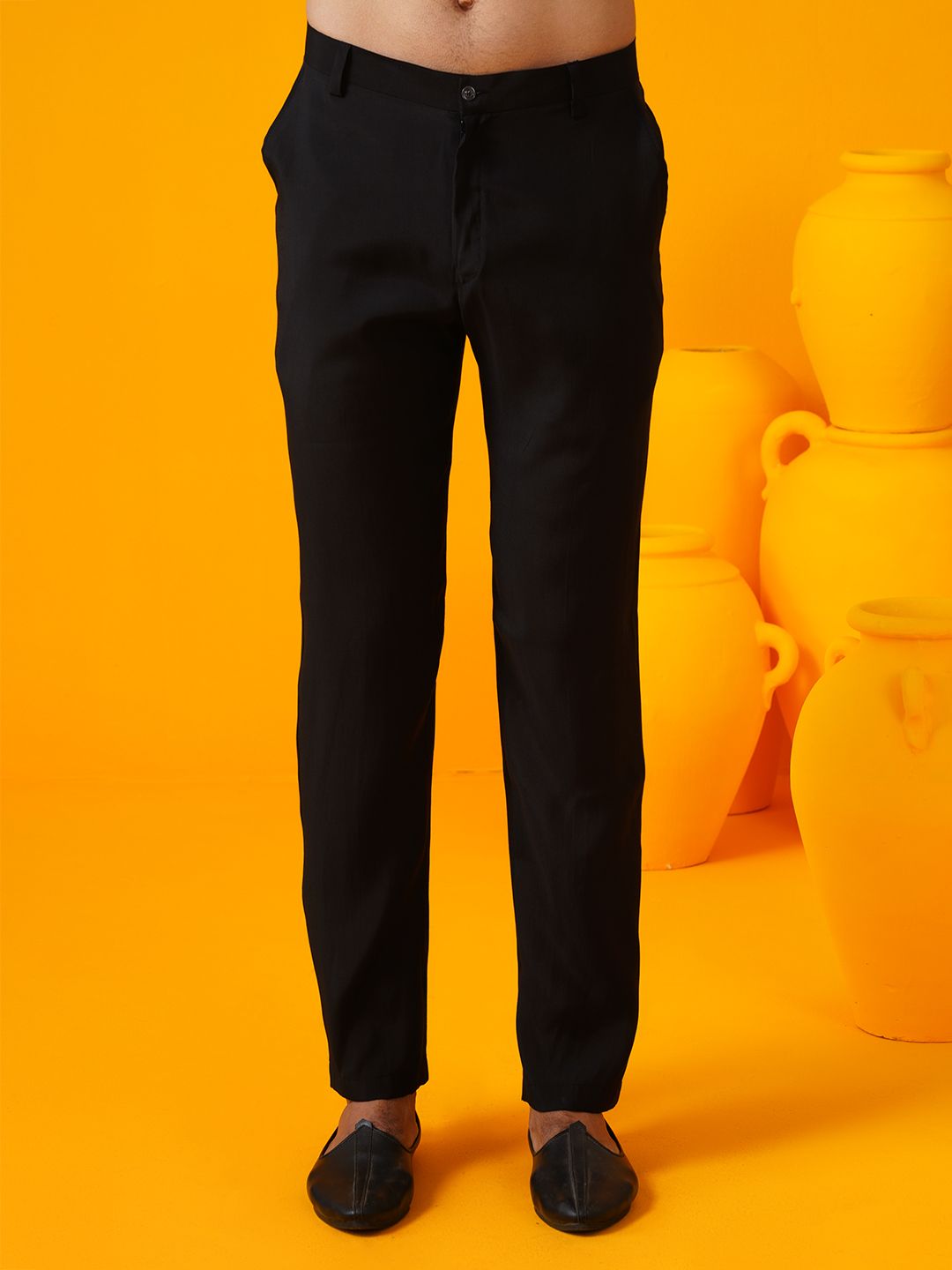SOJANYA LUXE Cermin Kolar Mandarin Bersulam Geometrik Berfungsi Kurta Lurus Dengan Seluar
