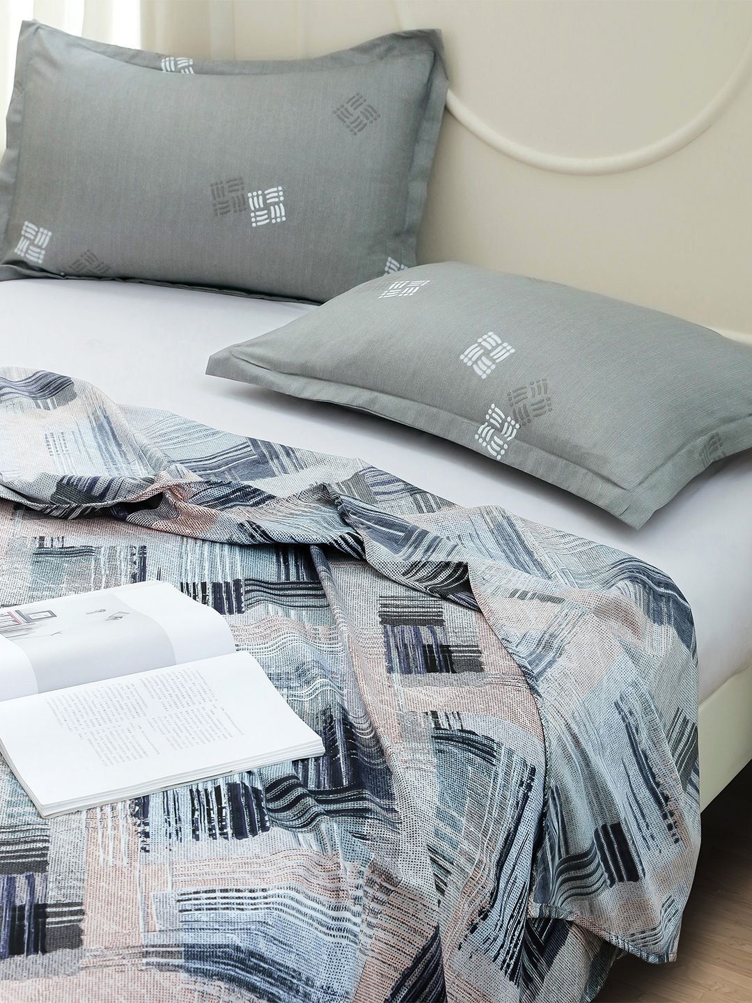 Story@home Grey Abstract Printed 240 TC Satin Finish Queen Bedsheet Set