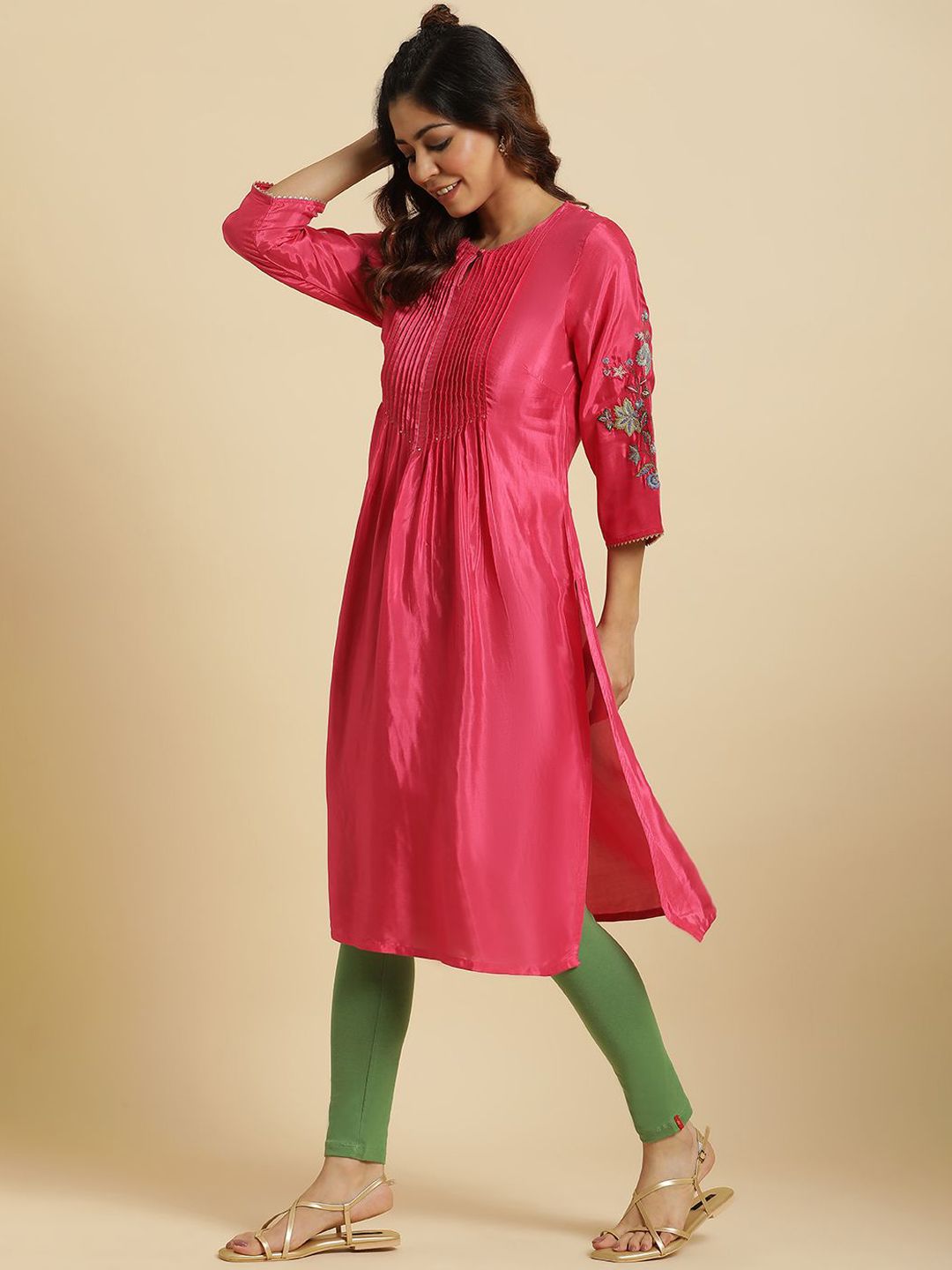 W Keyhole Neck Thread Work Pleated Straight Kurta