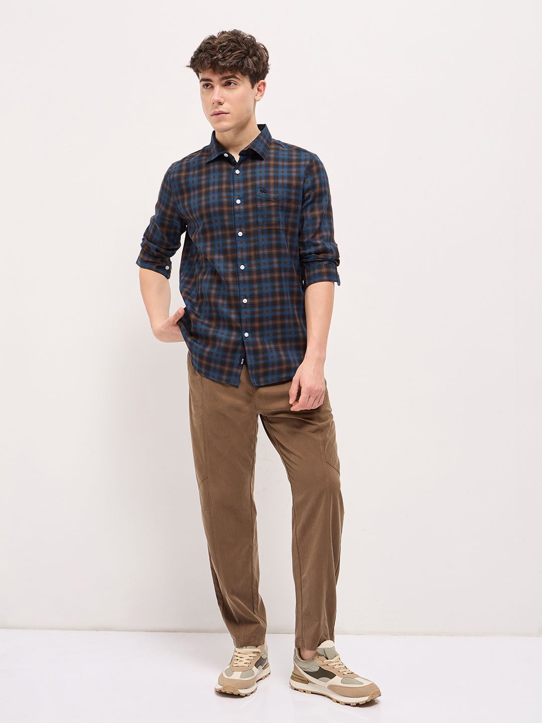THE BEAR HOUSE Men Spread Collar Tartan Checked Cotton Slim Fit Shirt