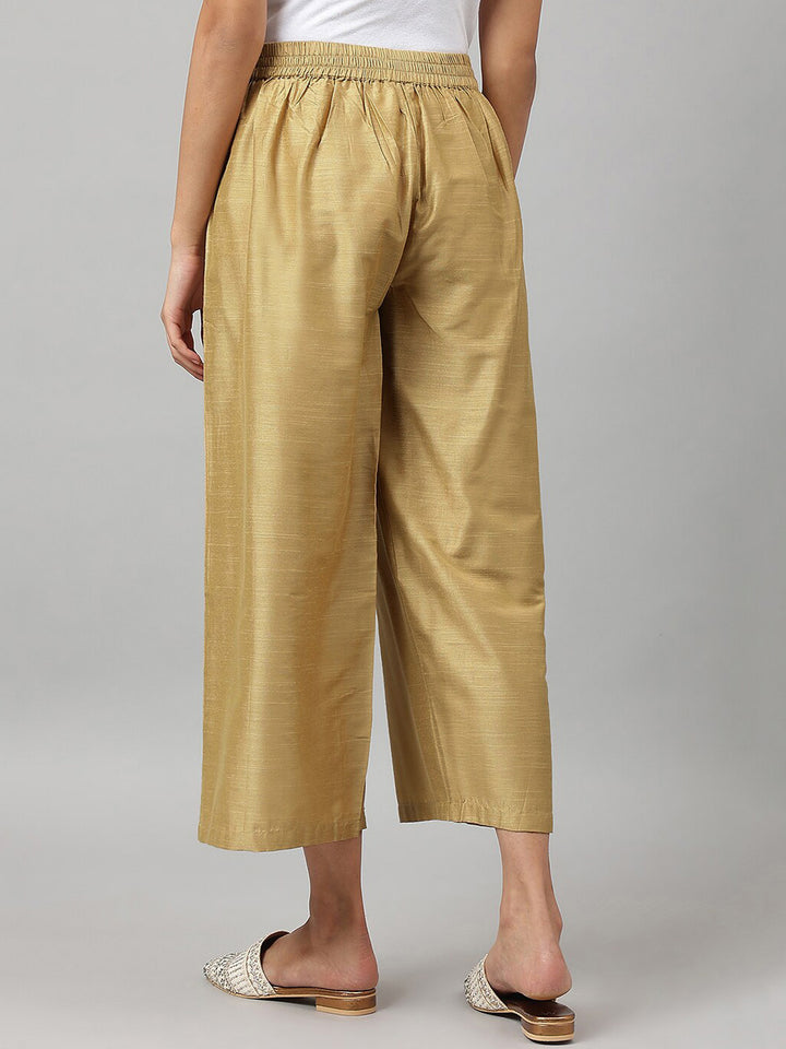 W Women Gold-Toned Comfort Cropped Parallel Trousers