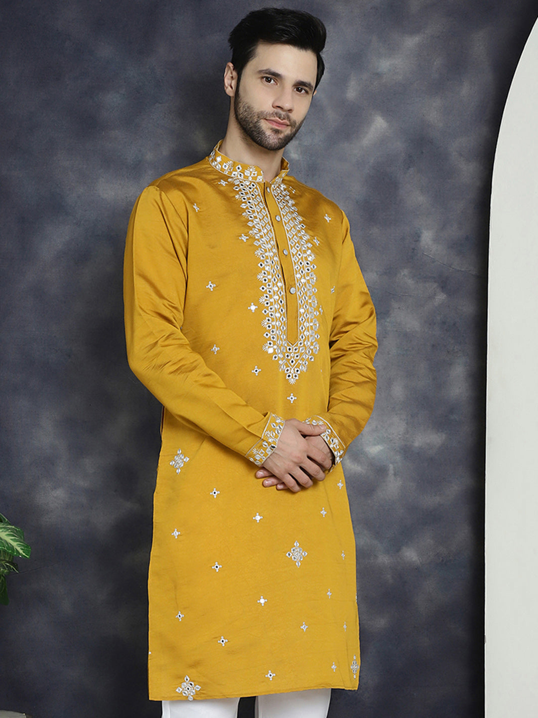 Jompers Geometric Embroidered Mandarin Collar Mirror Work Cotton Silk Straight Kurta