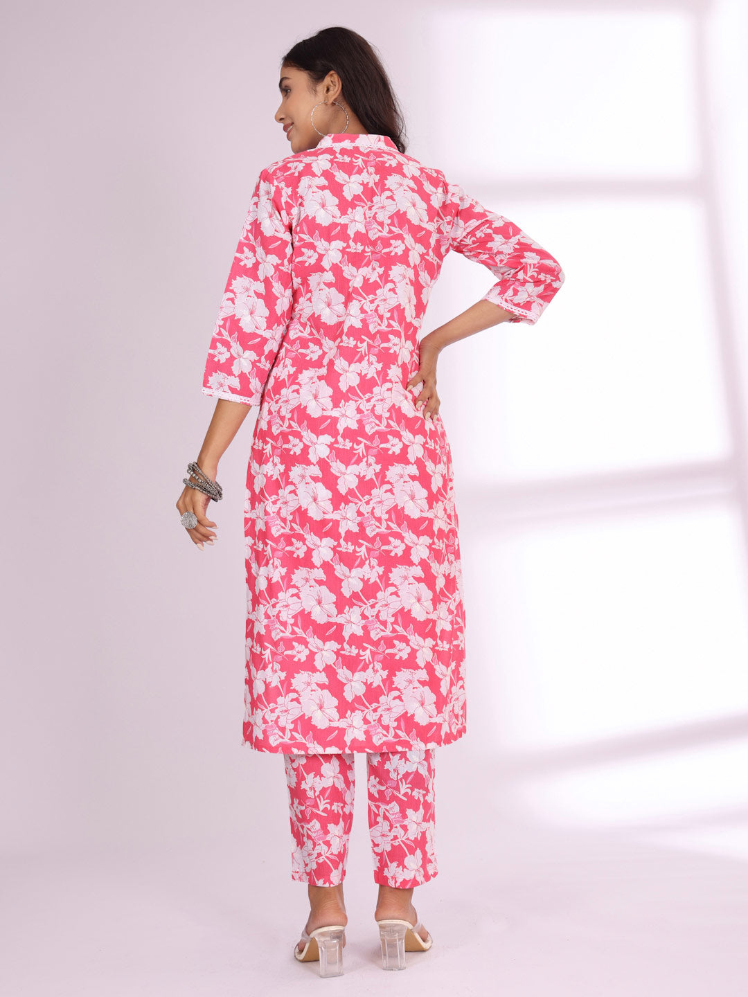 Varanga Pink Floral Printed Mandarin Collar Pure Cotton Kurta with Trousers