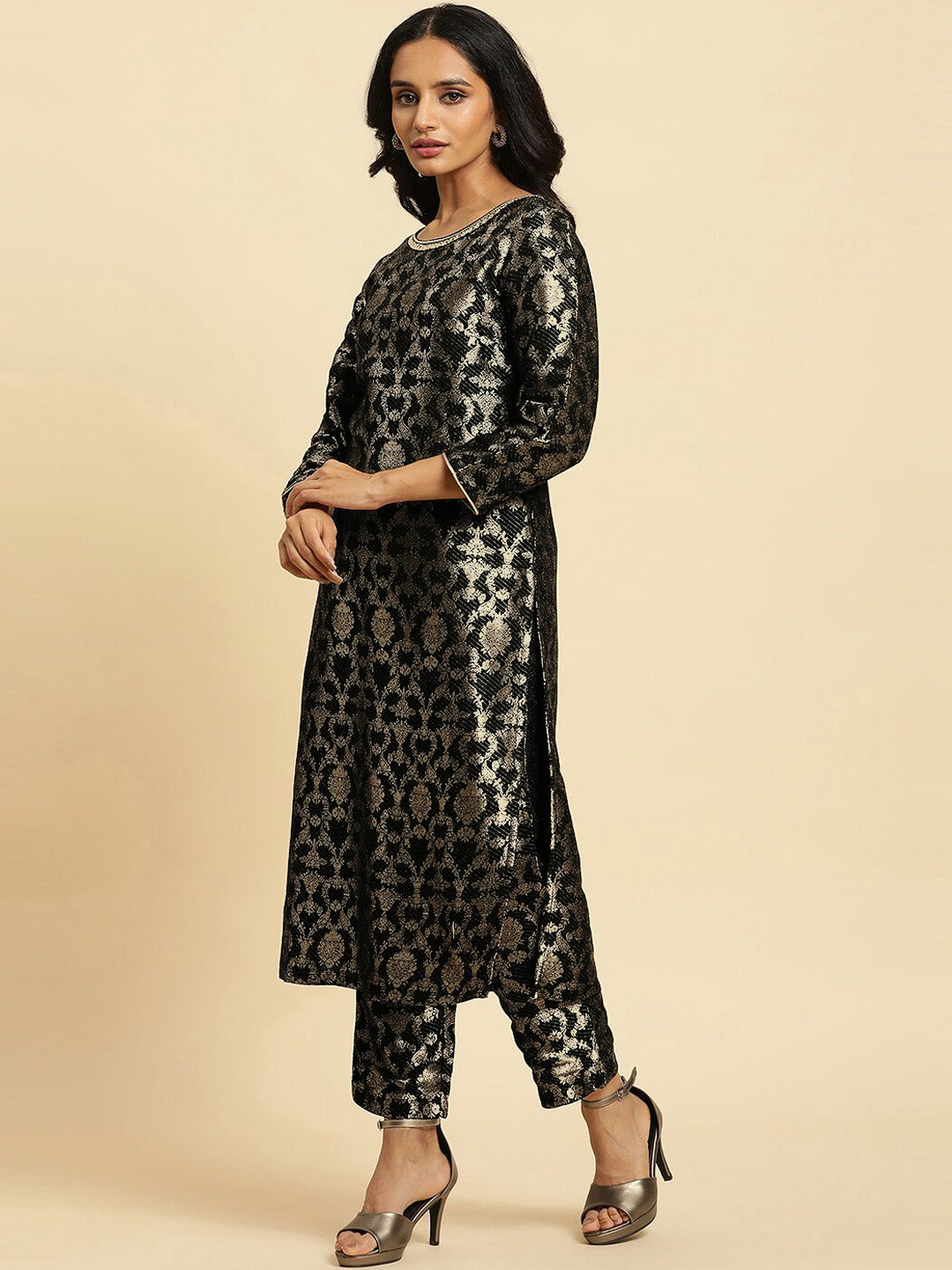 W Motif Etnik Tenunan Rekaan Kurta Biasa dengan Seluar