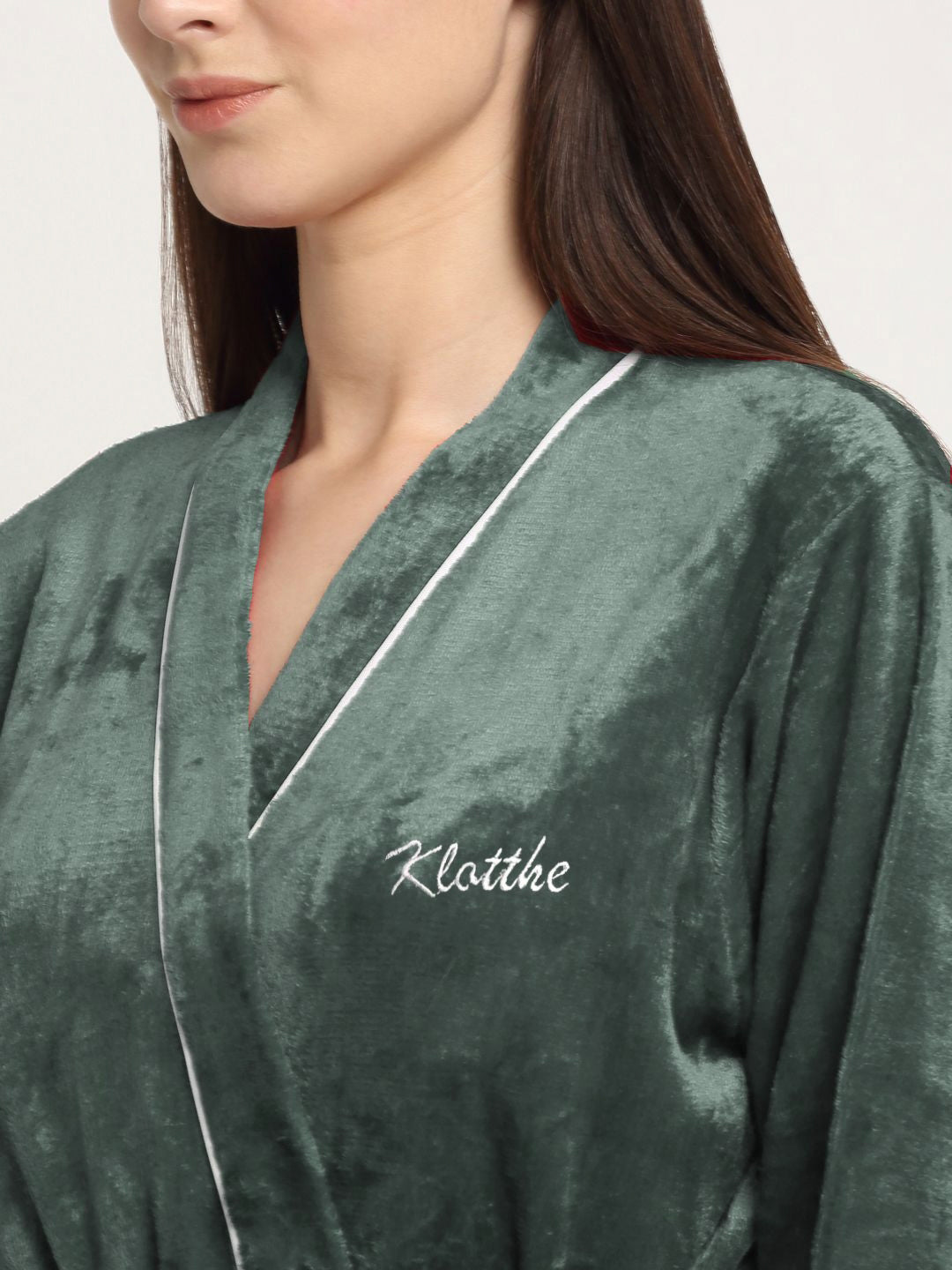 KLOTTHE Green Woolen Long Sleeves Bath Robe With Belt
