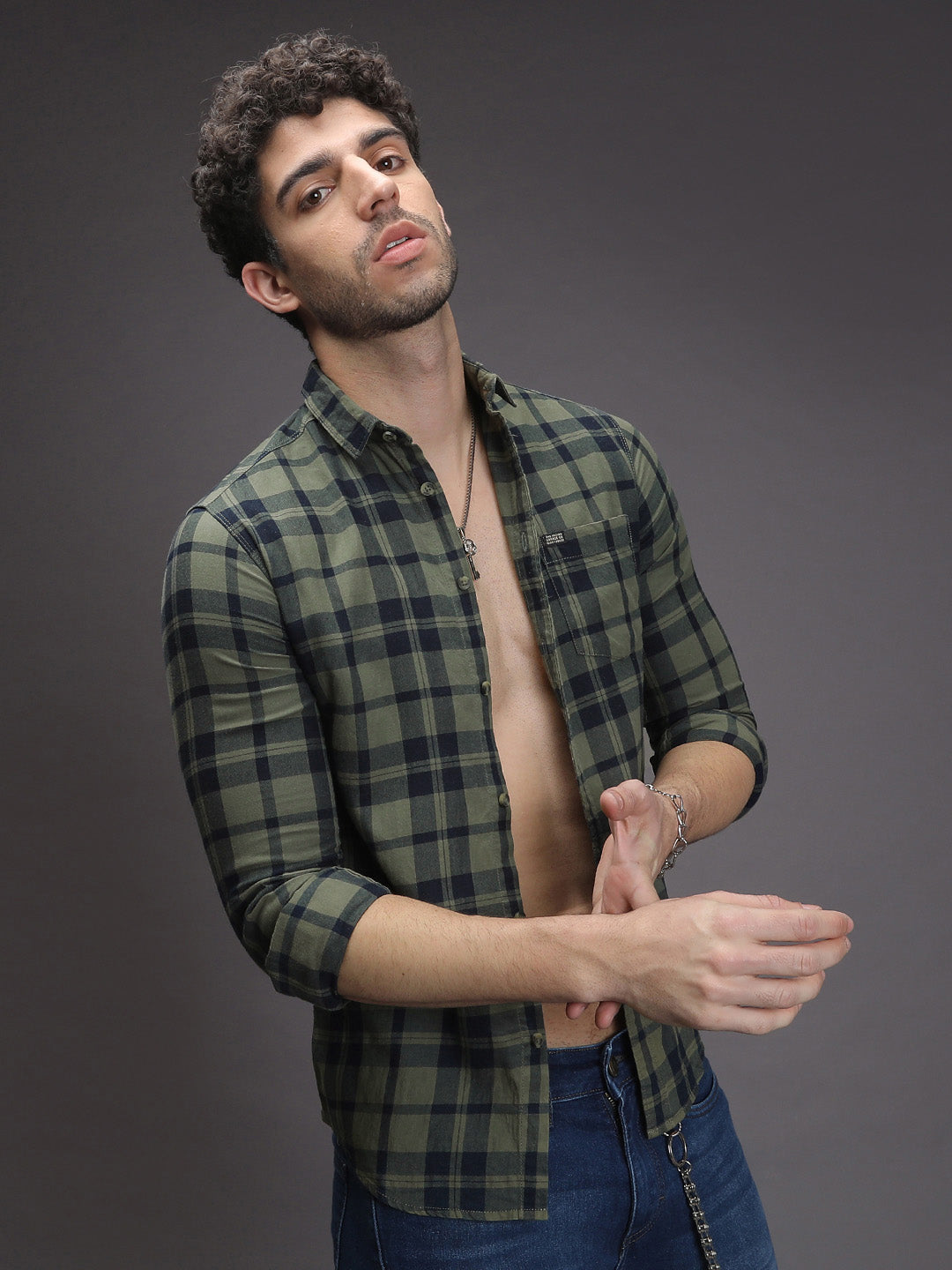 The Indian Garage Co Men Olive Green & Navy Blue Regular Fit Checked Casual Shirt