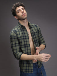 The Indian Garage Co Men Olive Green & Navy Blue Regular Fit Checked Casual Shirt