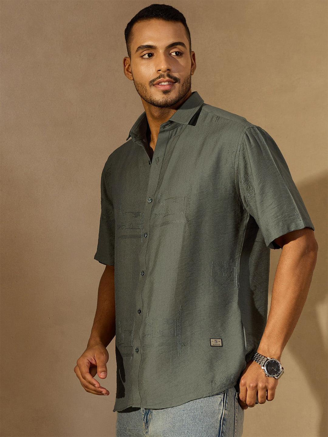 DENNISON Men Solid Oversized Smart Casual Shirt