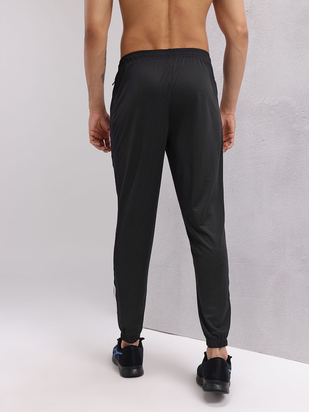 HRX by Hrithik Roshan Men Side Stripes Rapid-Dry Training Joggers