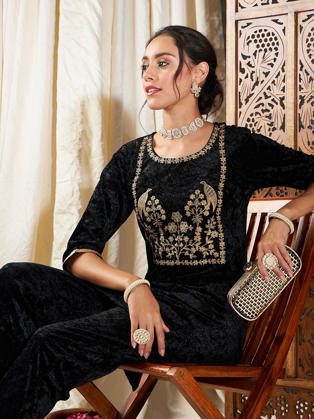 Shae by SASSAFRAS Floral Yoke Design Thread Work Velvet Short Kurta