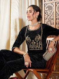 Shae by SASSAFRAS Floral Yoke Design Thread Work Velvet Short Kurta