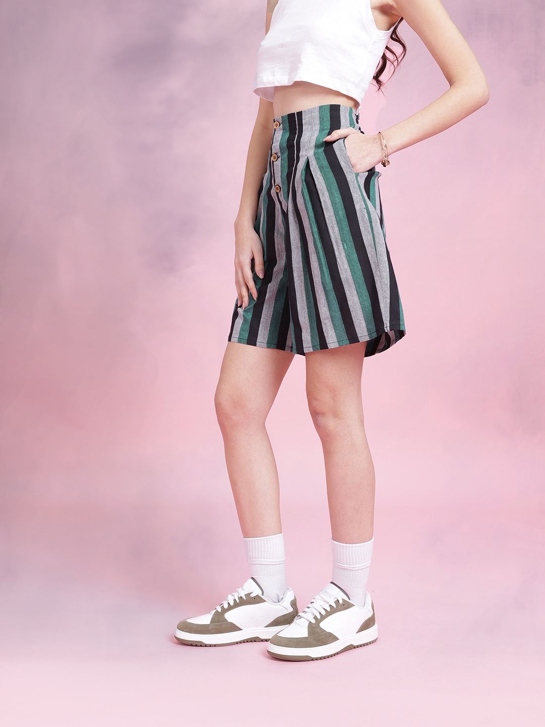 DressBerry Women Vertical Striped Slubbed Shorts