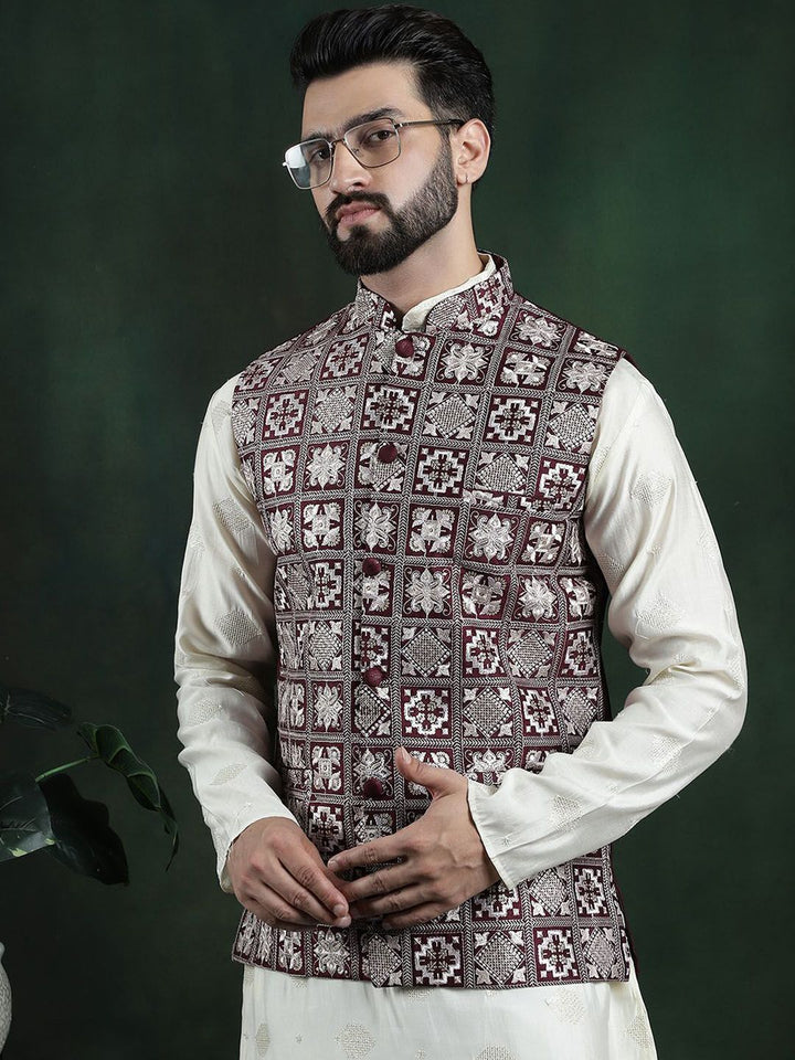 SOJANYA Men Embroidered Nehru Jackets