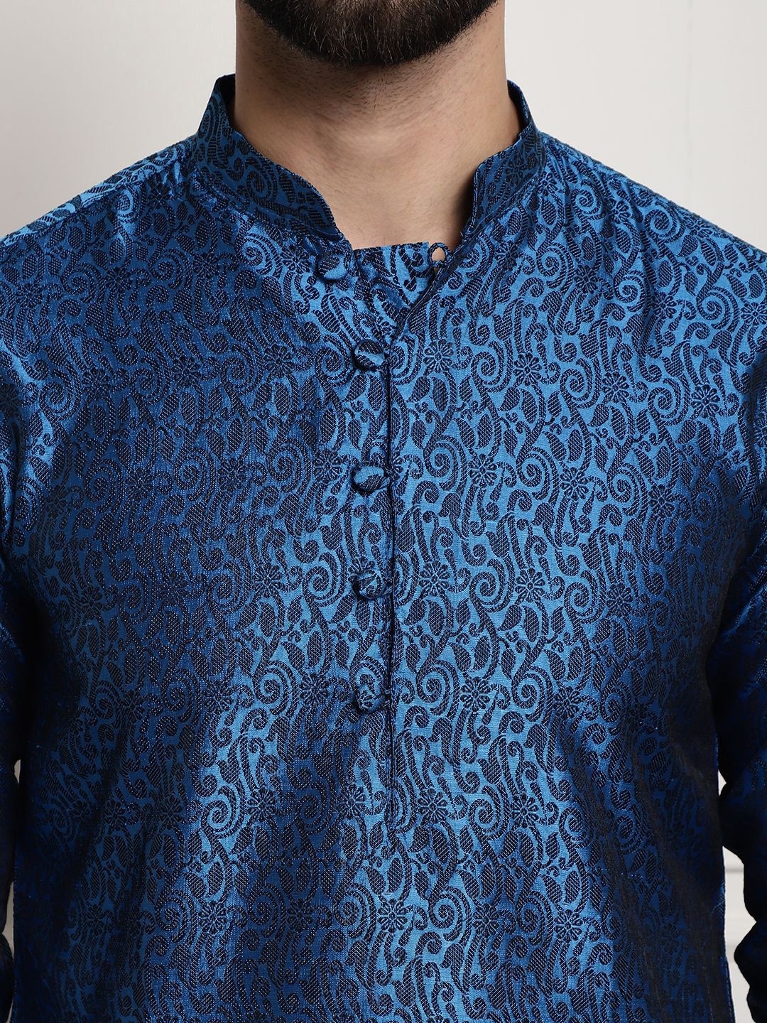 SOJANYA Ethnic Motifs Woven Design Mandarin Collar Straight Kurta