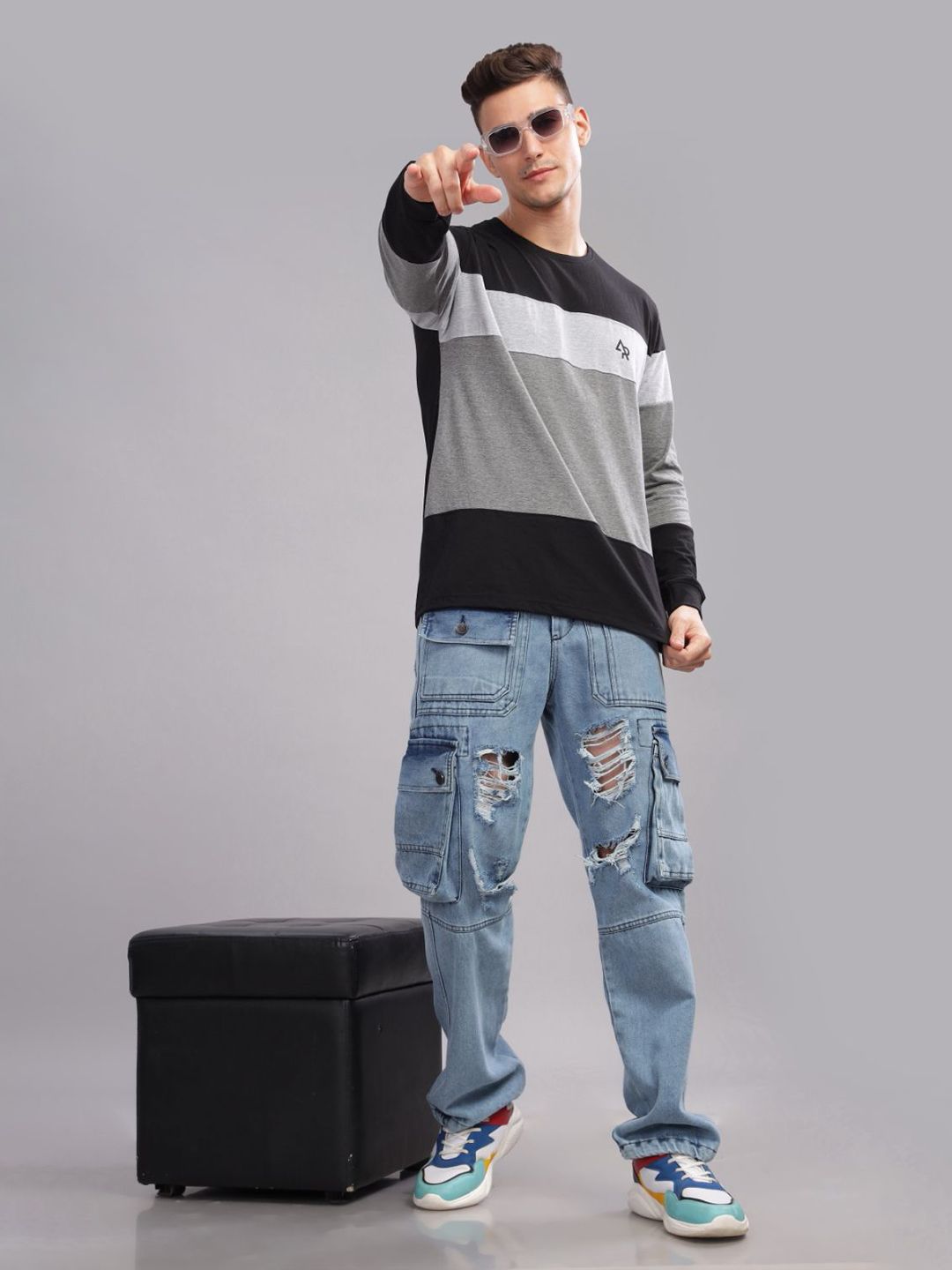 ADRO Men Colourblocked Round Neck T-shirt