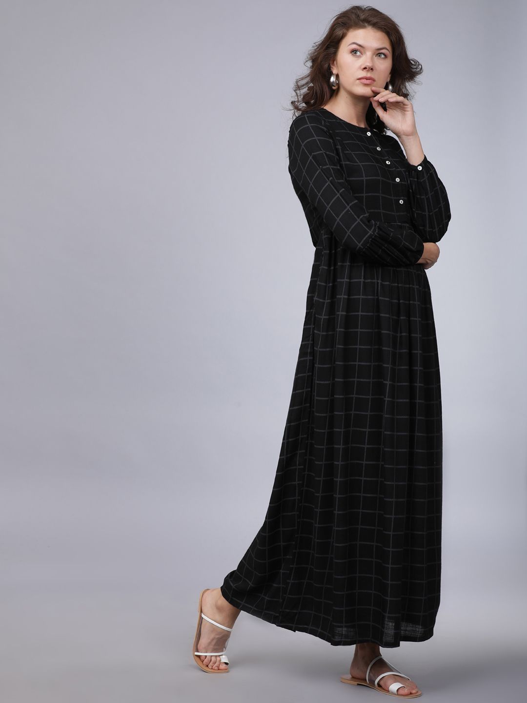 Vishudh Women Black & Grey Checked Maxi Dress