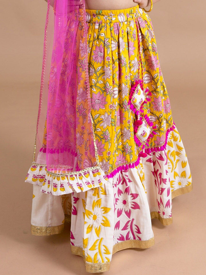 pspeaches Girls Yellow & Pink Printed Ready to Wear Lehenga & Blouse With Dupatta