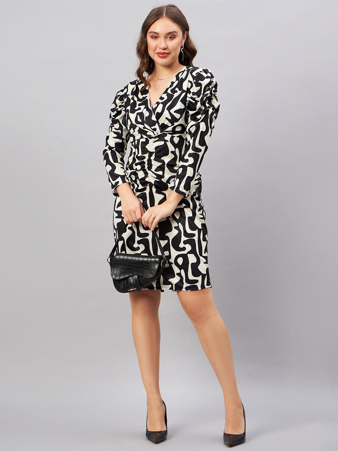 Antheaa Black & Off White Abstract Printed V-Neck Gathered Sheath Dress