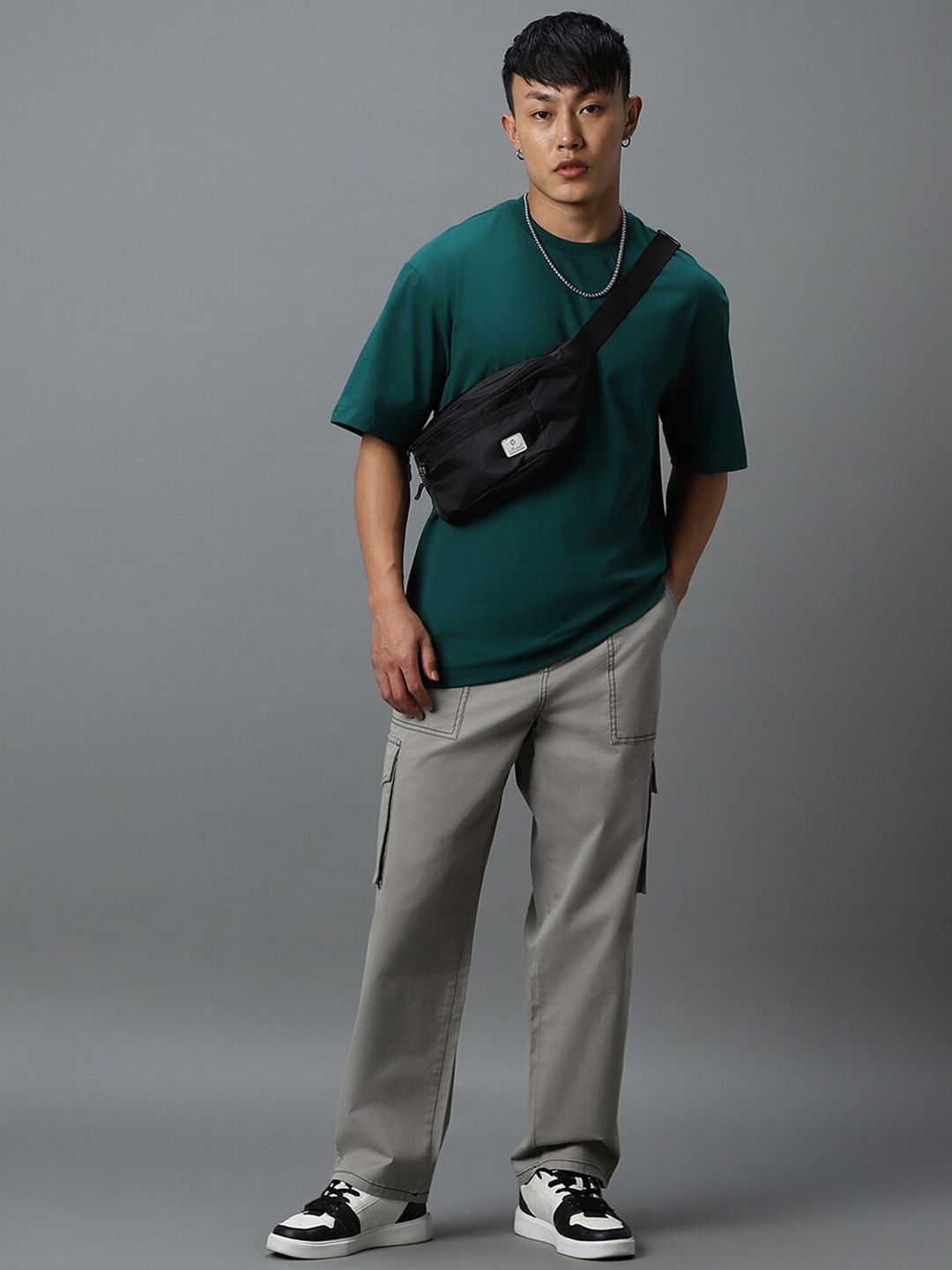 Bewakoof Men Baggy Oversized Cargo Pants
