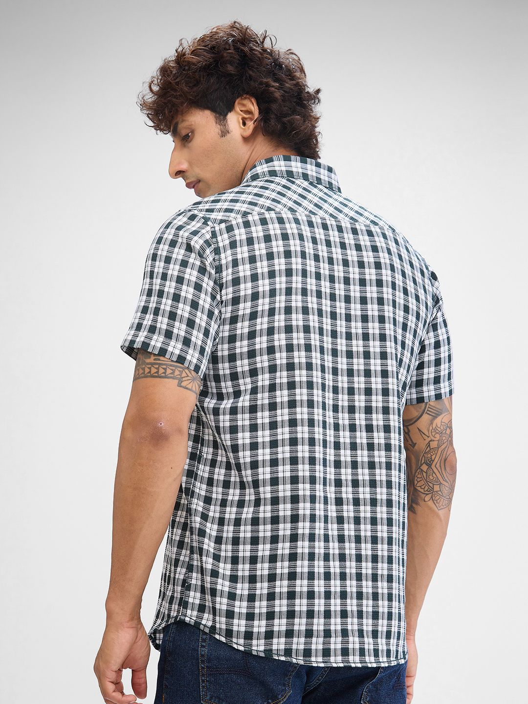 SPYKAR Men Micro Checks Spread Collar Slim Fit Casual Shirt