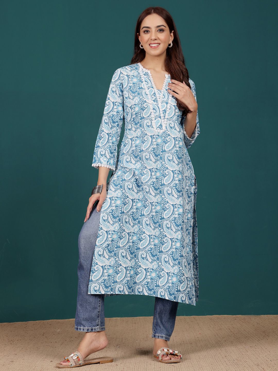 Varanga Women Paisley Printed Indie Florals Kurta