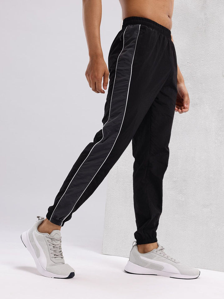 HRX by Hrithik Roshan Men Contrast Stitching Mid-Rise Rapid-Dry Running Joggers