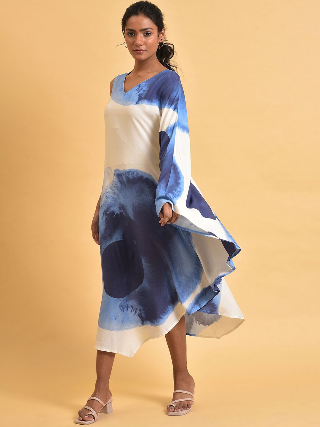 W Blue & White Tie and Dye Dyed Batwing Sleeve A-Line Midi Dress