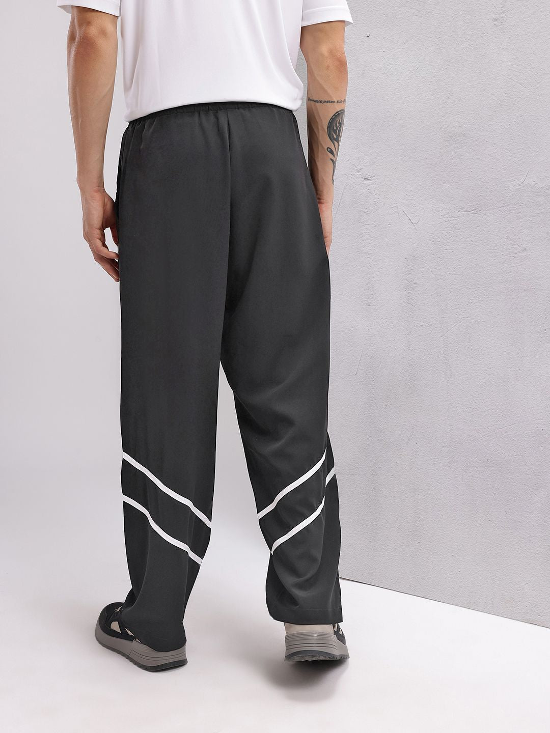 HRX by Hrithik Roshan Men Contrast Panel Relaxed Lifestyle Track Pants