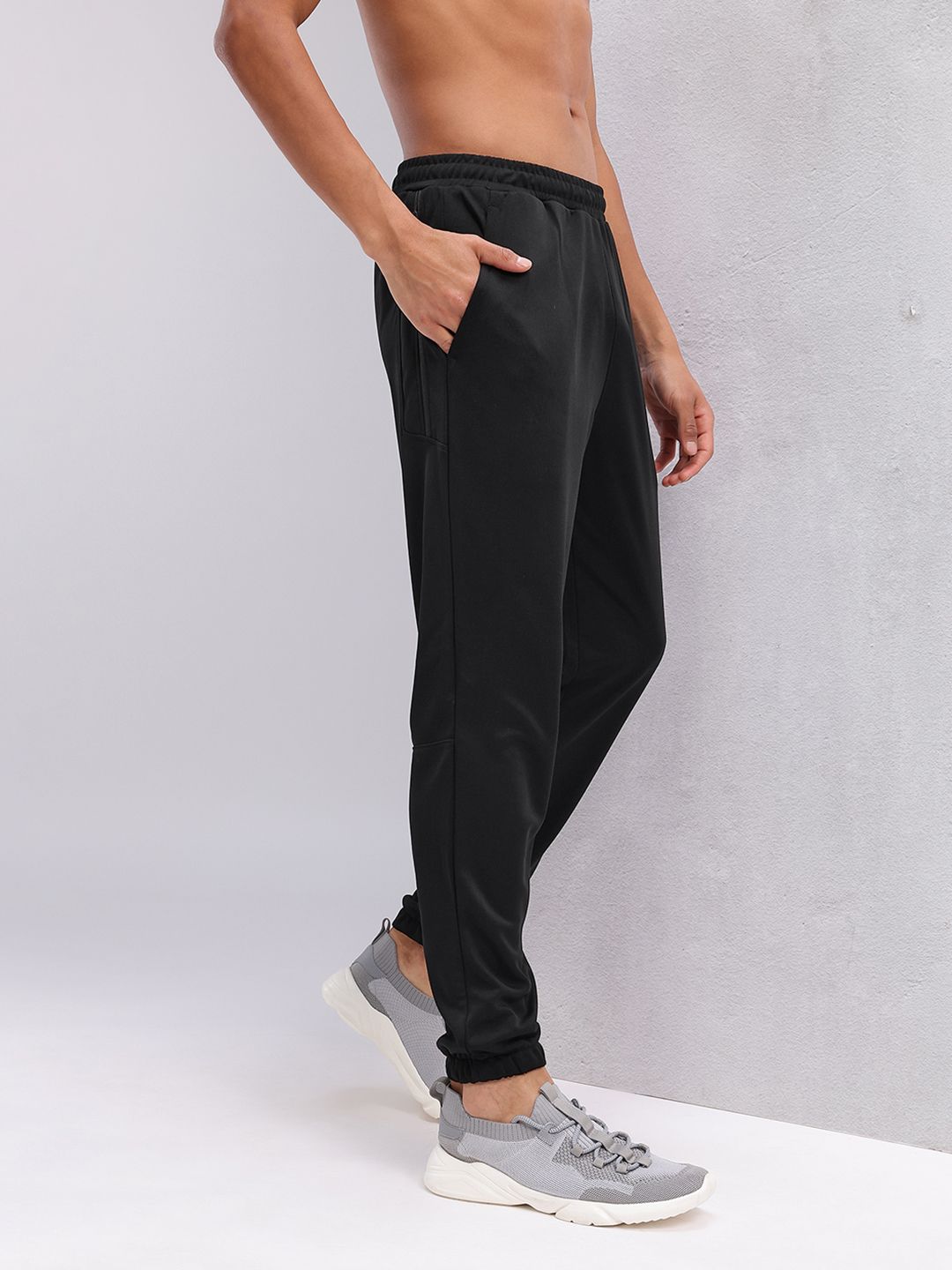 HRX by Hrithik Roshan Mid-Rise Training Joggers