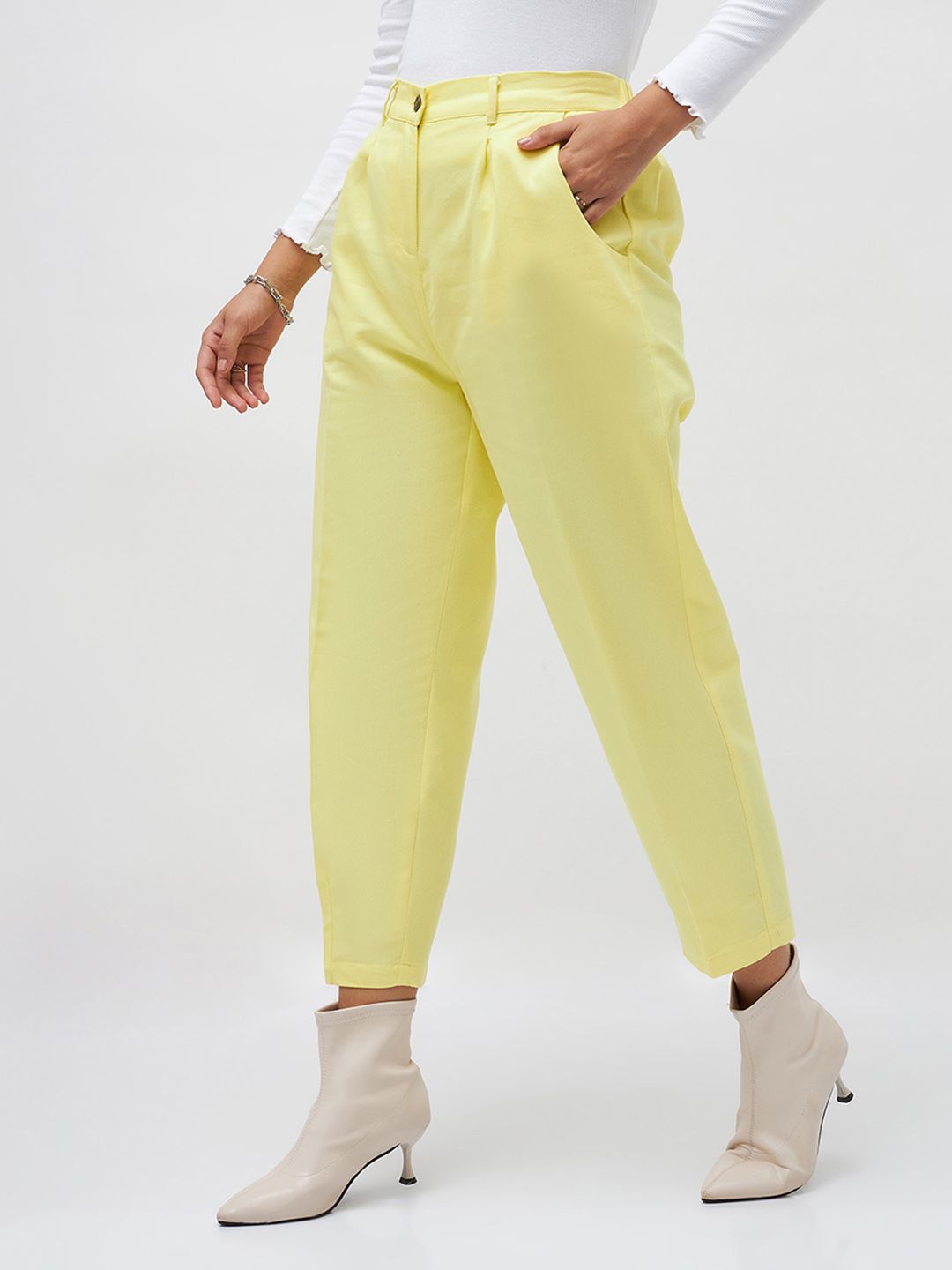 SASSAFRAS Women Yellow Regular Cropped Tapered Pure Cotton Trousers