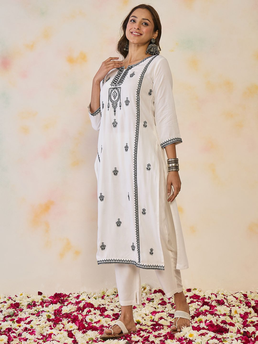 Indo Era Women Ethnic Motifs Embroidered Thread Work Floral Kurta