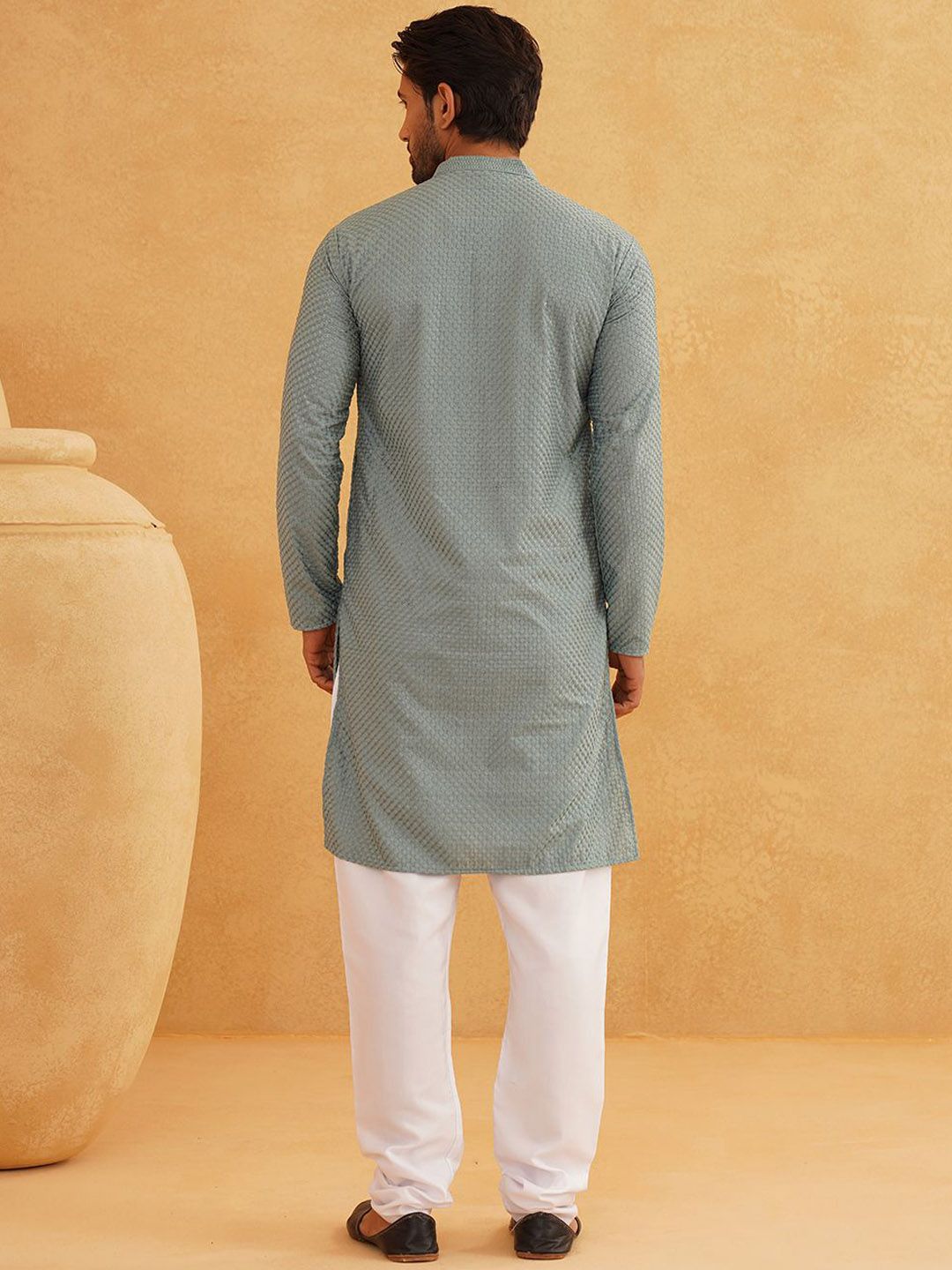 SOJANYA Geometric Embroidered Mandarin Collar Thread Work Pure Cotton Kurta With Churidar
